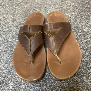 Olukai Women’s Brown Leather Sandals Slippers Beach Vacation Ready